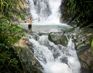 Nagkalit-Kalit Falls in El Nido, Palawan