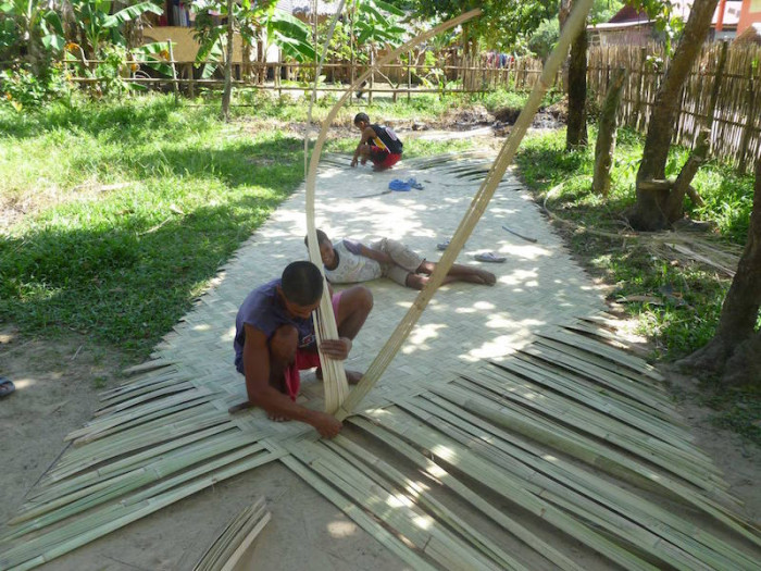 Nipa (traditional roof) making in El Nido Cultural Tour
