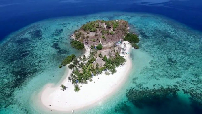 Pass Island – Reefs & Wrecks Adventure Tour in Coron, Palawan